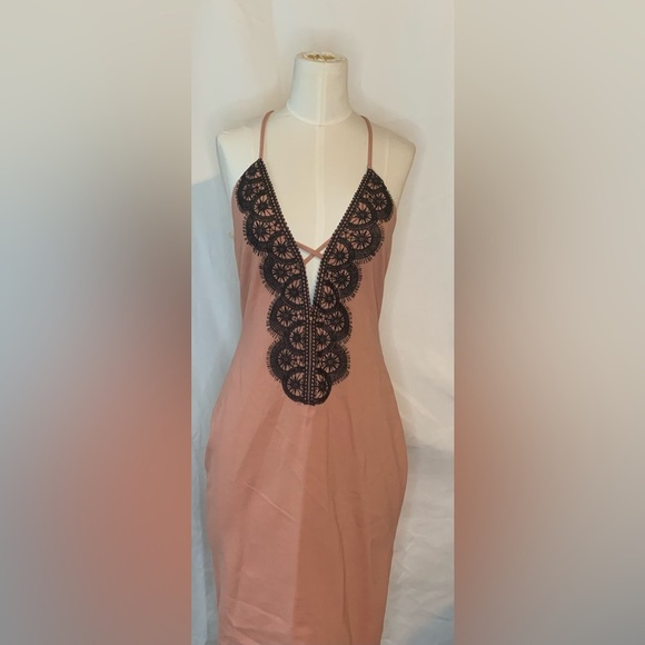 Pink Sheath Dress w/Plunge Neckline with cross spaghetti straps size Large NWOT - Picture 1 of 3